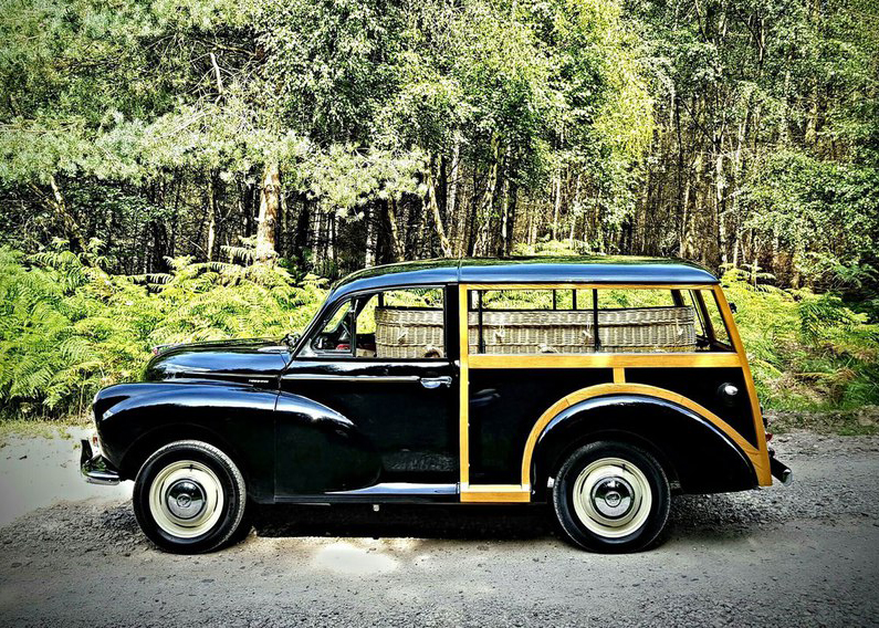 morris_traveller_hearse
